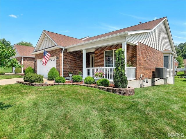 5512 Heather Bluff Court, St Louis, MO 63128