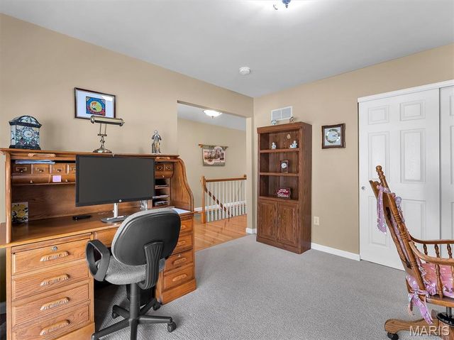 5512 Heather Bluff Court, St Louis, MO 63128