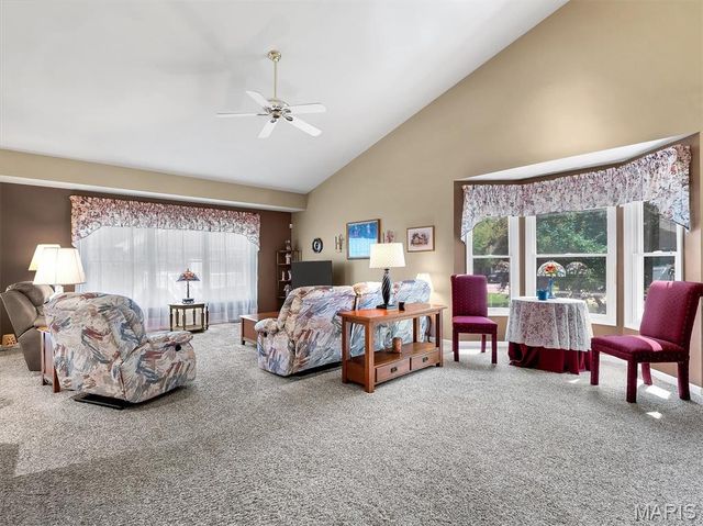 5512 Heather Bluff Court, St Louis, MO 63128