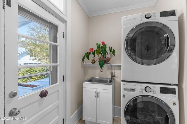 301 E Bay Street, Saint James, NC 28461