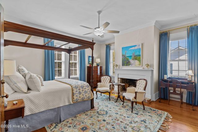 301 E Bay Street, Saint James, NC 28461