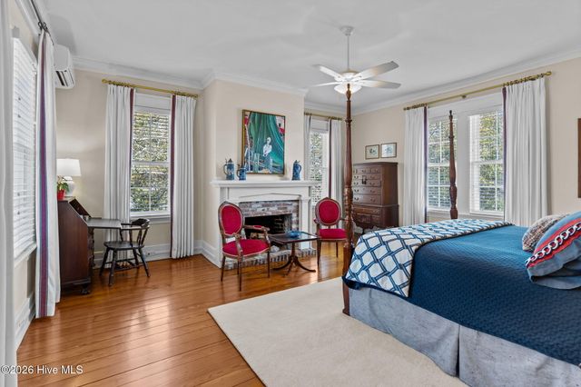 301 E Bay Street, Saint James, NC 28461