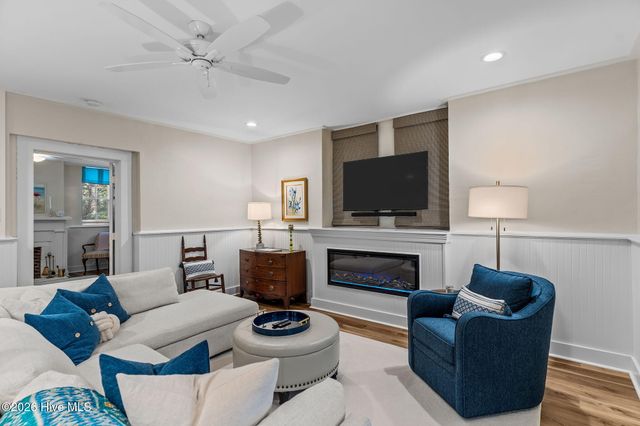 301 E Bay Street, Saint James, NC 28461