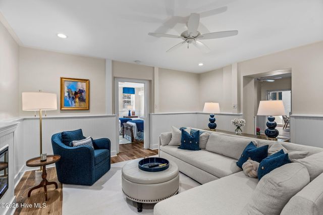 301 E Bay Street, Saint James, NC 28461