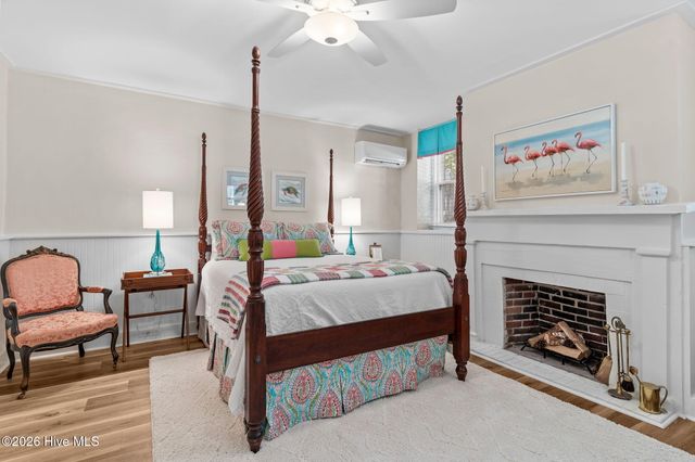 301 E Bay Street, Saint James, NC 28461