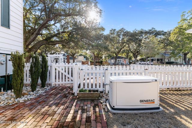 301 E Bay Street, Saint James, NC 28461