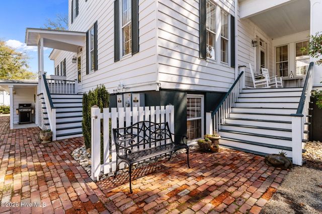 301 E Bay Street, Saint James, NC 28461