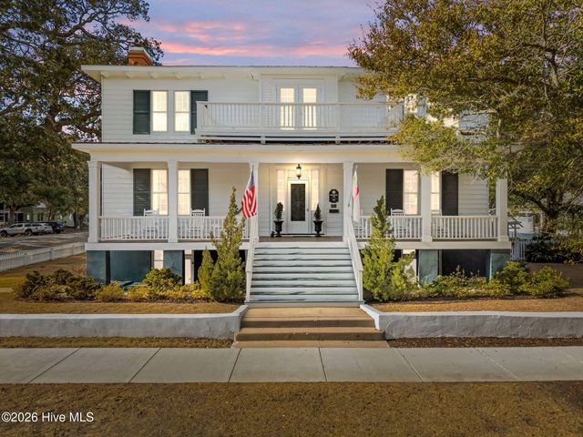 301 E Bay Street, Saint James, NC 28461