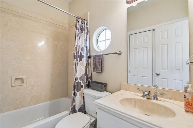 1950 Gentryside Drive, Houston, TX 77077