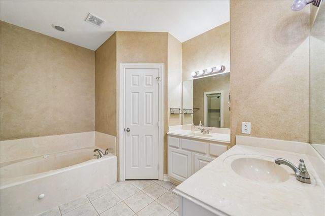 1950 Gentryside Drive, Houston, TX 77077