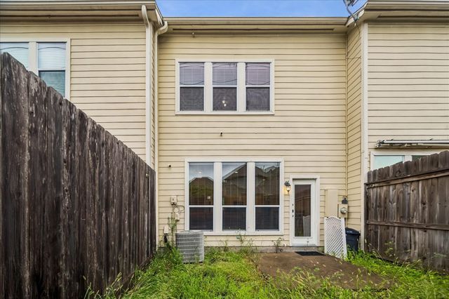 1950 Gentryside Drive, Houston, TX 77077