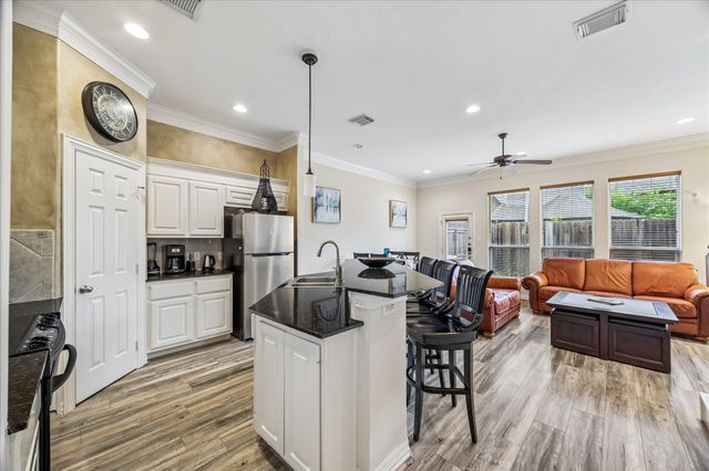 1950 Gentryside Drive, Houston, TX 77077