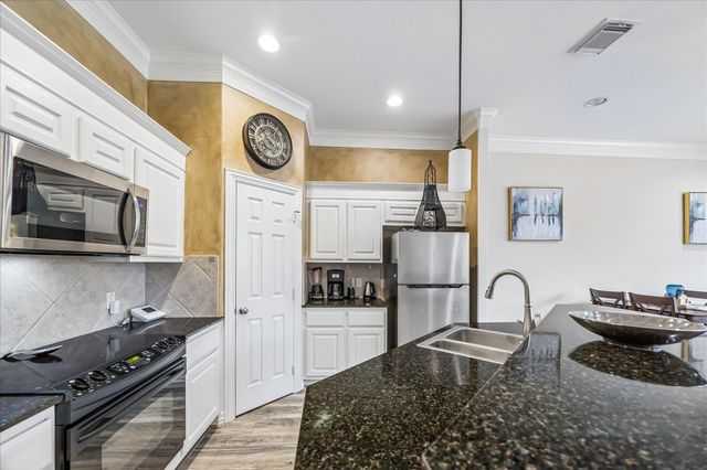 1950 Gentryside Drive, Houston, TX 77077