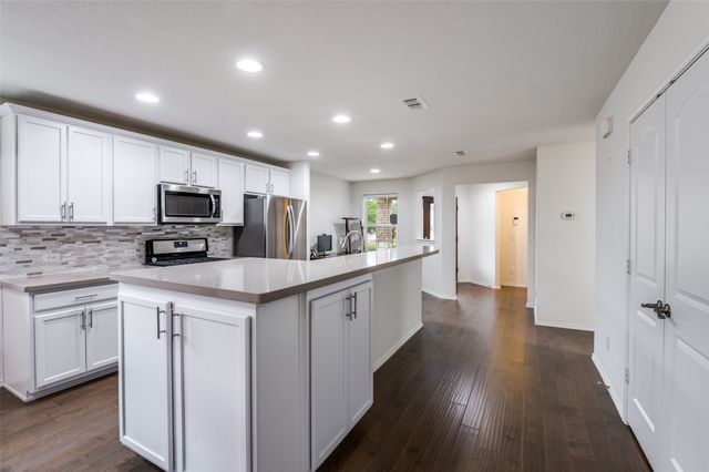 8040 Cool River Drive, Frisco, TX 75036