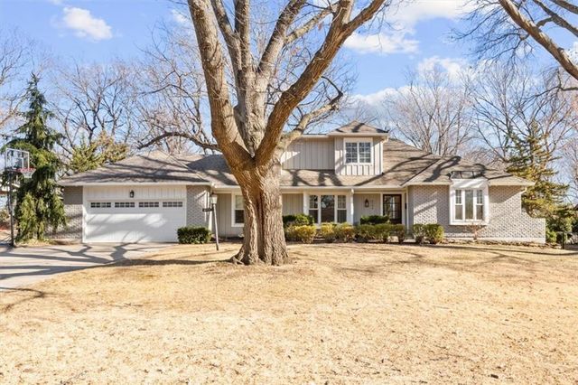 9105 El Monte Street, Prairie Village, KS 66207