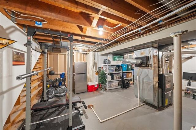 9105 El Monte Street, Prairie Village, KS 66207