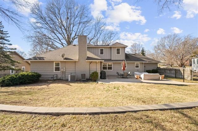 9105 El Monte Street, Prairie Village, KS 66207