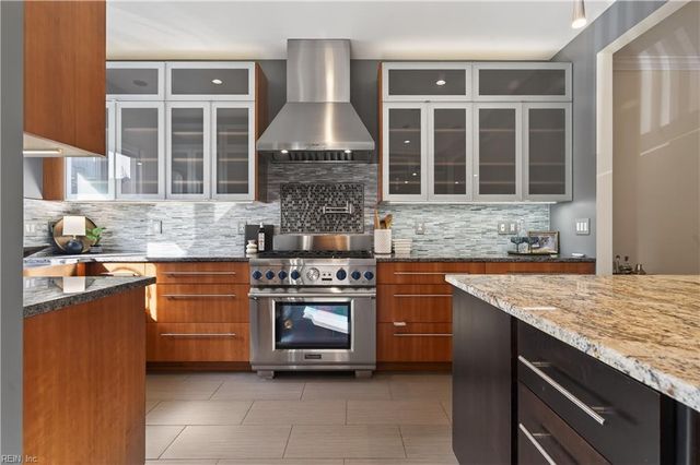 239 College PL, Norfolk, VA 23510