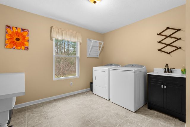 52960 County Road 380, Grand Junction, MI 49056