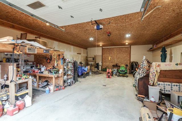 52960 County Road 380, Grand Junction, MI 49056