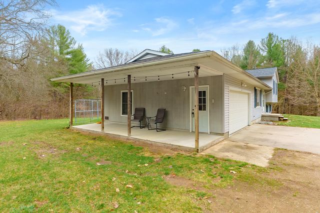 52960 County Road 380, Grand Junction, MI 49056