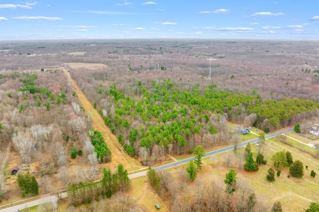 52960 County Road 380, Grand Junction, MI 49056