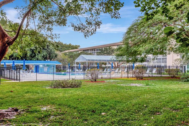 2401 Antigua Circle F1, Coconut Creek, FL 33066