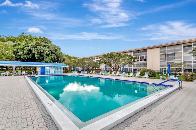 2401 Antigua Circle F1, Coconut Creek, FL 33066