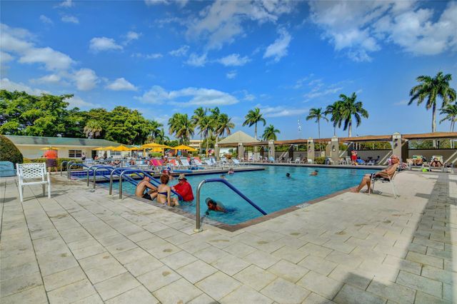 2401 Antigua Circle F1, Coconut Creek, FL 33066