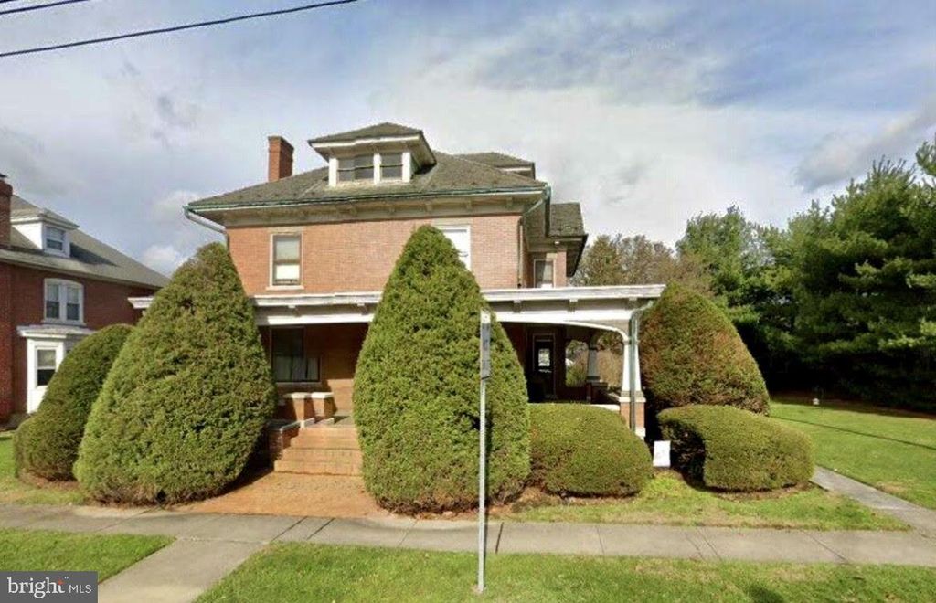 133 E PENN AVE, Cleona, PA 17042