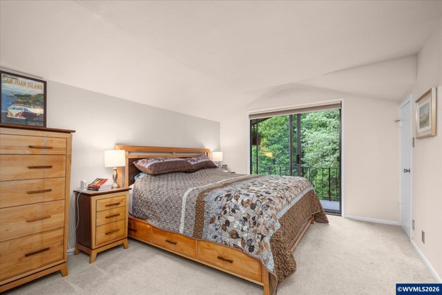 27828 Gibralter Lp, Eugene, OR 97405