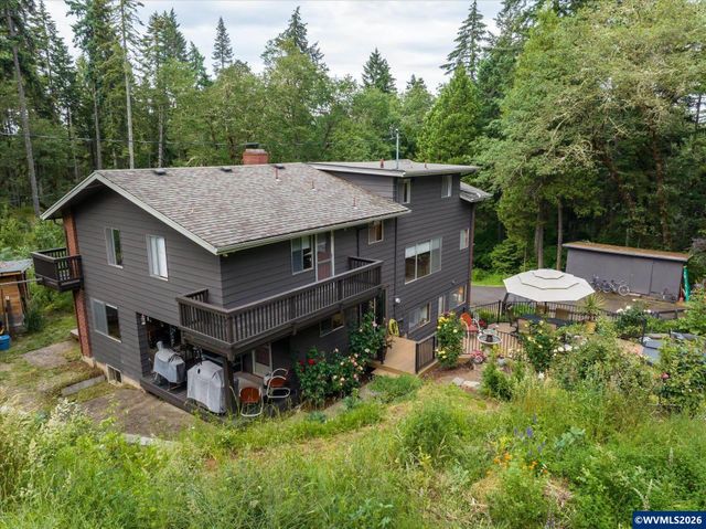 27828 Gibralter Lp, Eugene, OR 97405