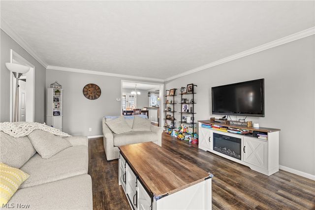 25787 W Ranchview Avenue, North Olmsted, OH 44070