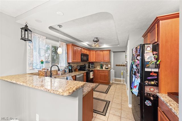 25787 W Ranchview Avenue, North Olmsted, OH 44070