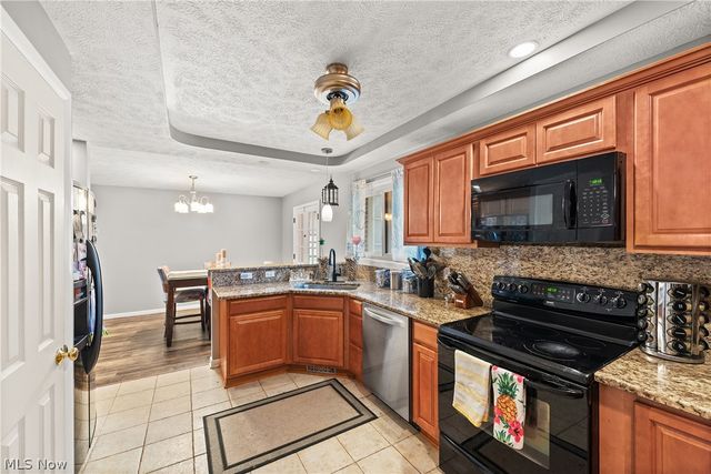 25787 W Ranchview Avenue, North Olmsted, OH 44070