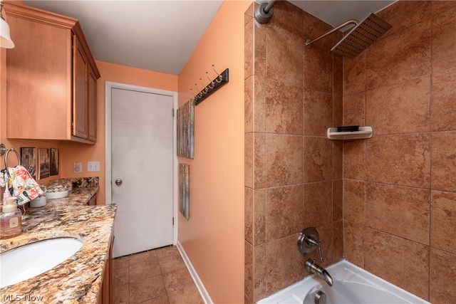 25787 W Ranchview Avenue, North Olmsted, OH 44070