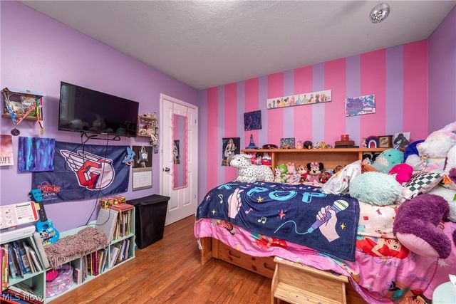 25787 W Ranchview Avenue, North Olmsted, OH 44070