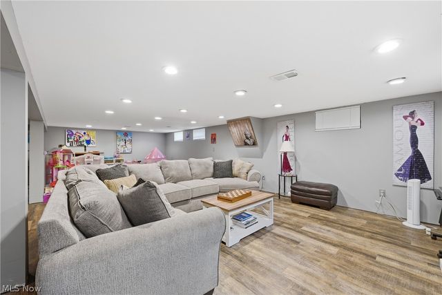 25787 W Ranchview Avenue, North Olmsted, OH 44070