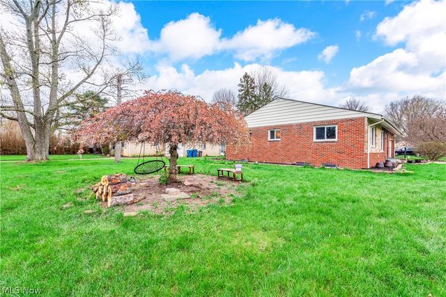 25787 W Ranchview Avenue, North Olmsted, OH 44070