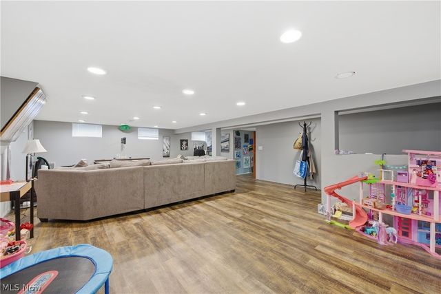 25787 W Ranchview Avenue, North Olmsted, OH 44070