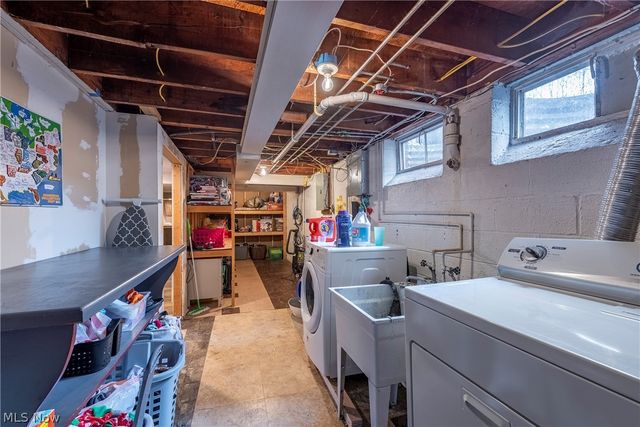 25787 W Ranchview Avenue, North Olmsted, OH 44070