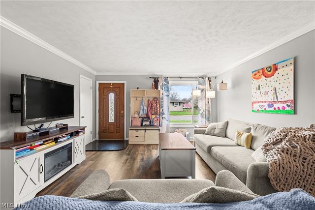 25787 W Ranchview Avenue, North Olmsted, OH 44070