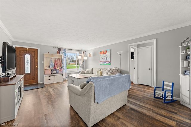 25787 W Ranchview Avenue, North Olmsted, OH 44070