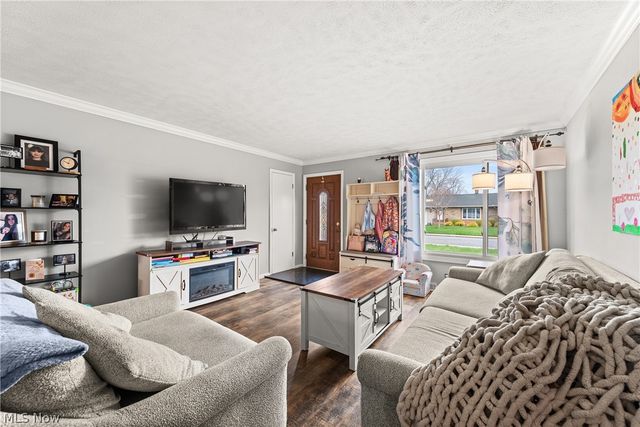 25787 W Ranchview Avenue, North Olmsted, OH 44070