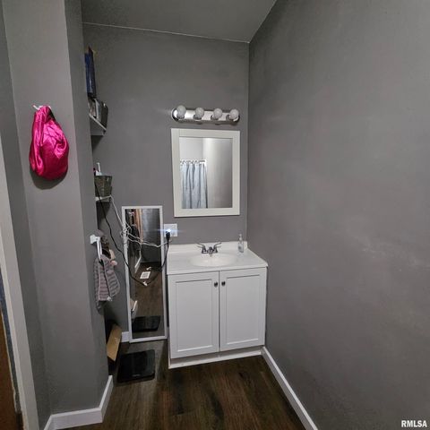 1406 S 12TH Street, Mt Vernon, IL 62864