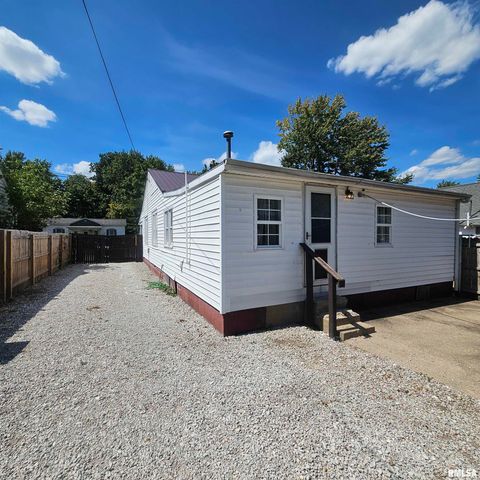 1406 S 12TH Street, Mt Vernon, IL 62864