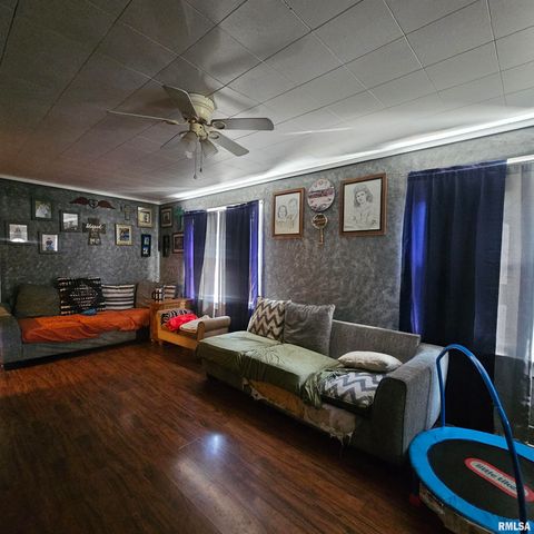 1406 S 12TH Street, Mt Vernon, IL 62864