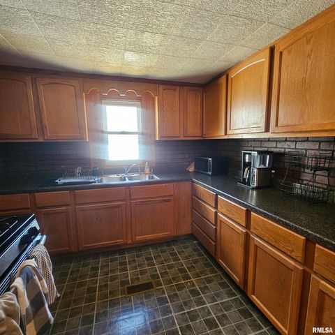 1406 S 12TH Street, Mt Vernon, IL 62864