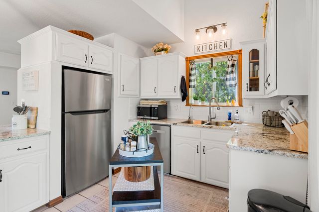 24761 S 639 Place, Grove, OK 74344