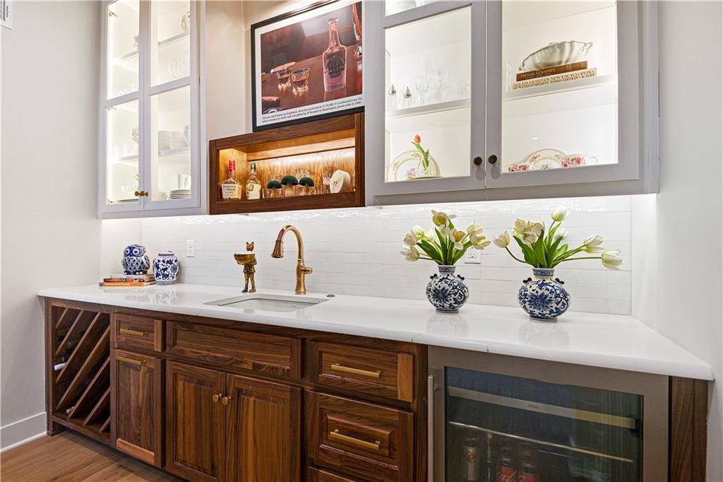 24949 W 98th Place, Lenexa, KS 66227